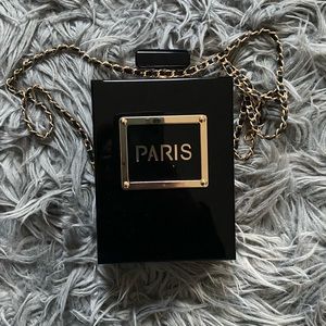 Fashionable clutch